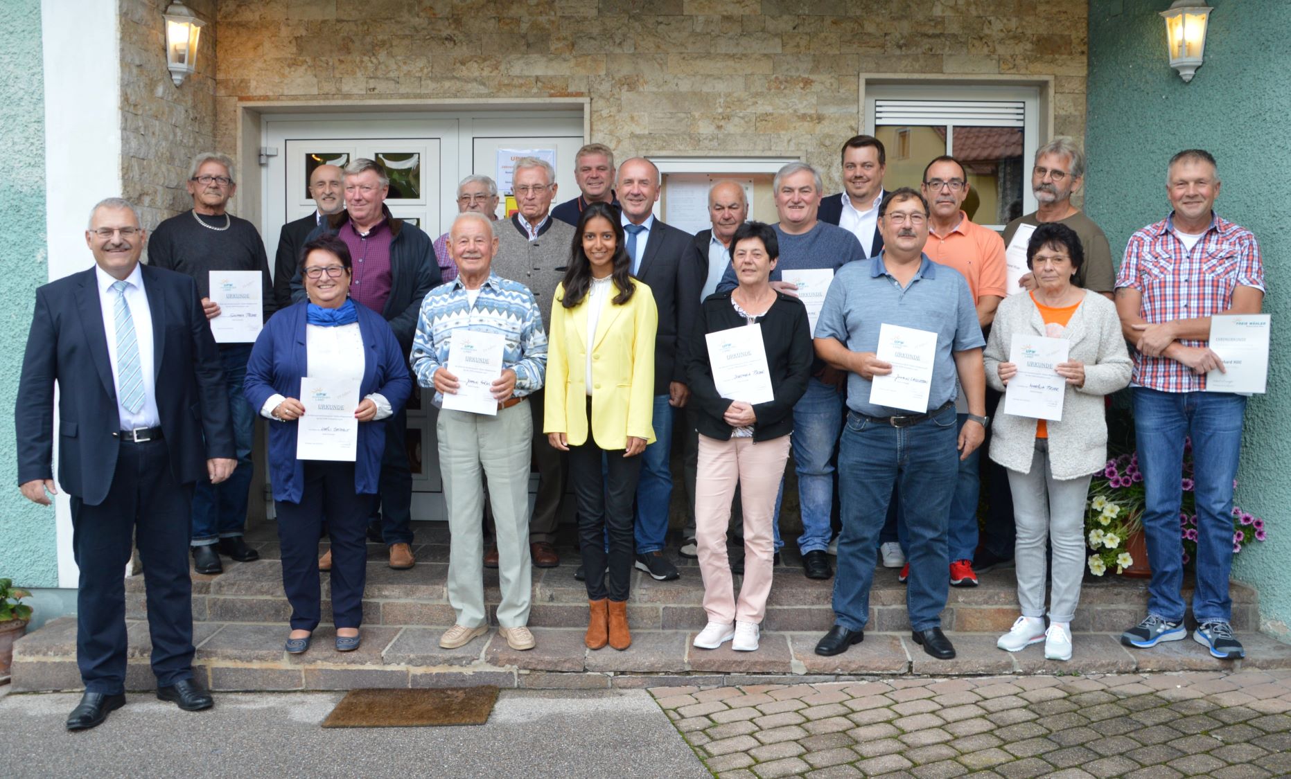 Foto 1 Hohenfels Größe geändert